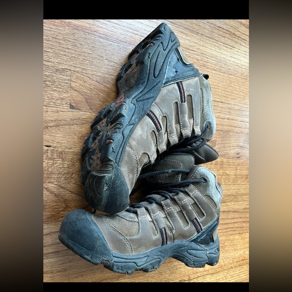 Alpine Design Hiking Boots - Picture 8 of 10